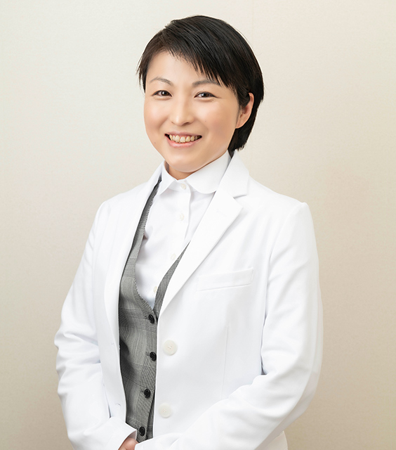 院長 足立美穂